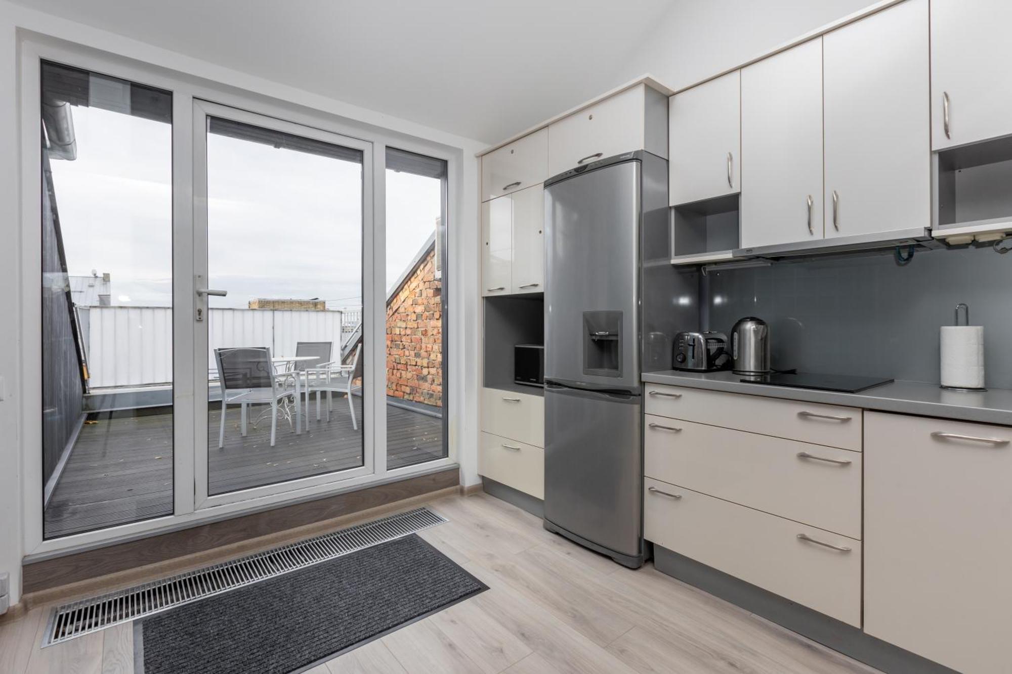 Penthouse Apartment With Terrace ريغا المظهر الخارجي الصورة
